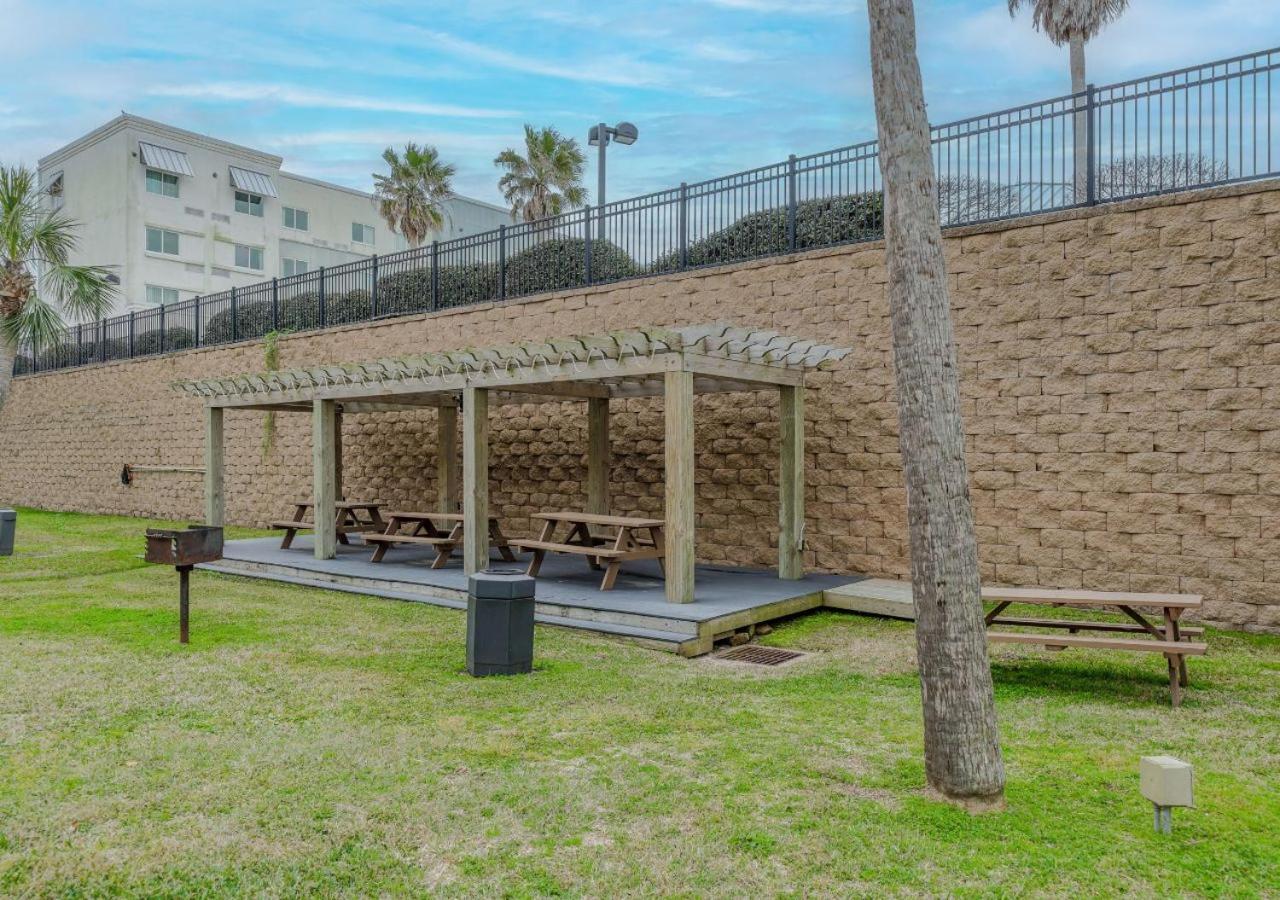 Ocean View Luxury Steps To Beach Галвестън Екстериор снимка